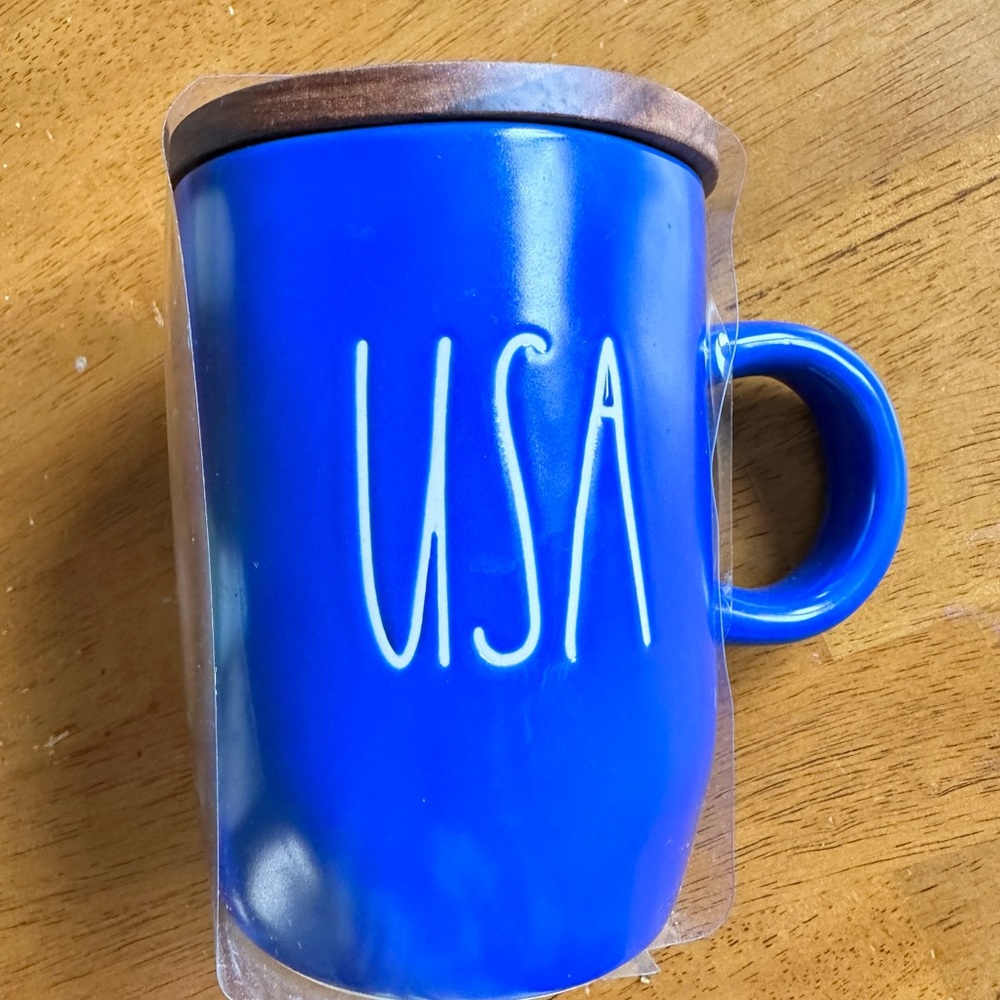 NWT Rae Dunn USA mug